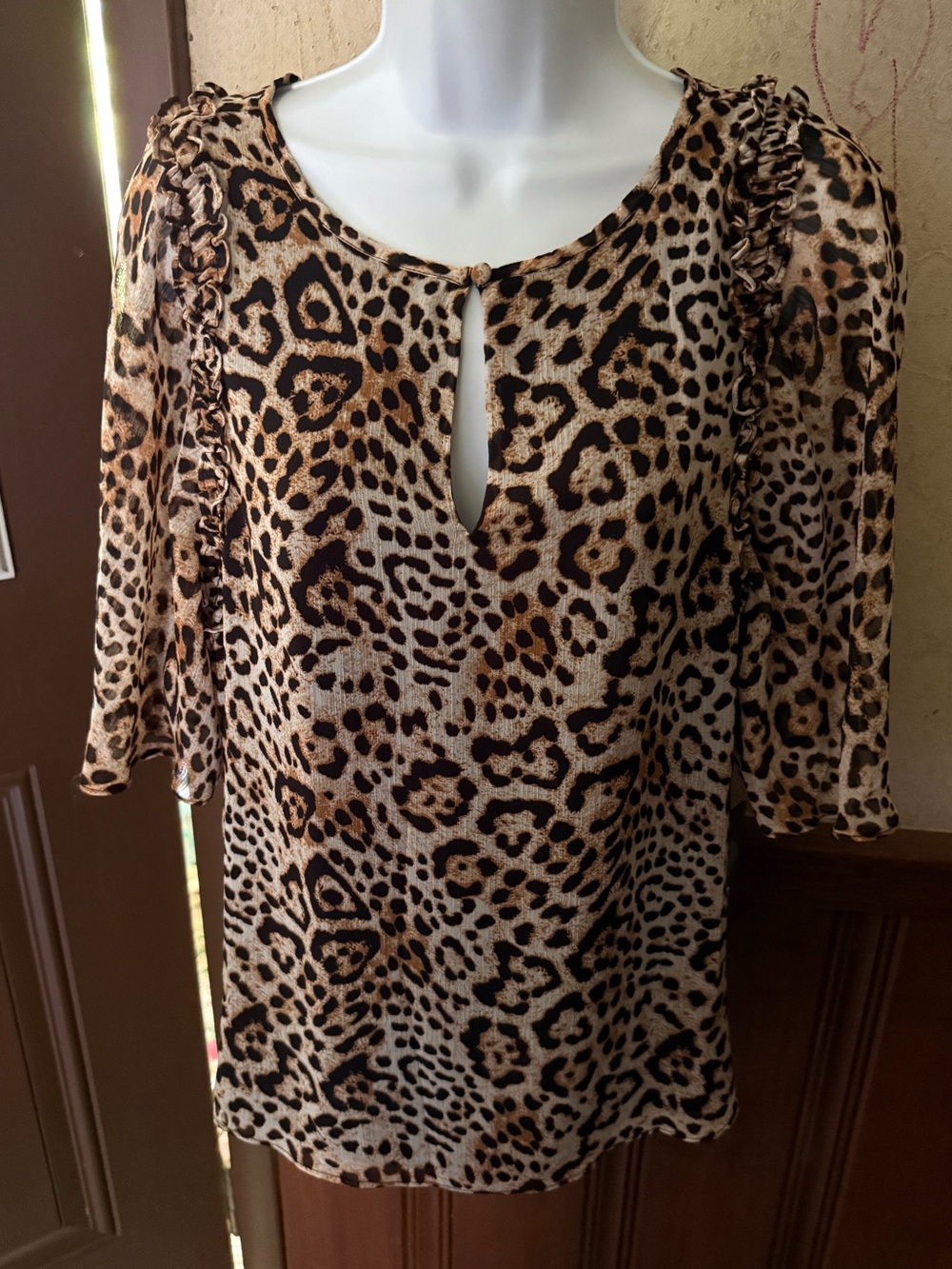 New Vince Camuto Animal Print Ruffles Blouse L nwt